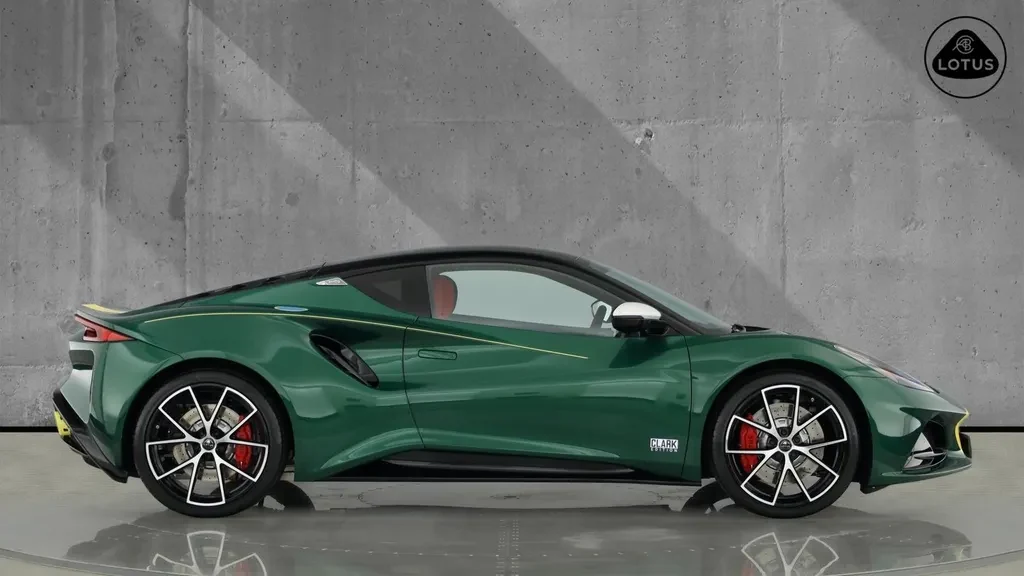 Lotus Emira, 3/10