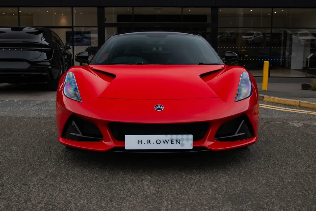 Lotus Emira, 2/10