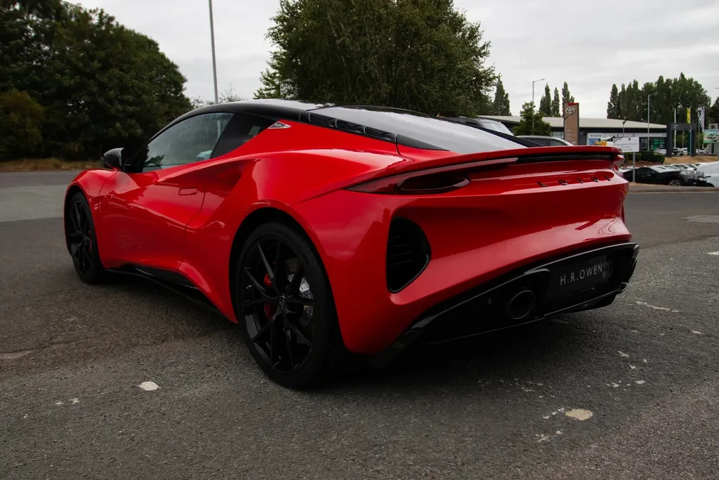 Lotus Emira, 6/10