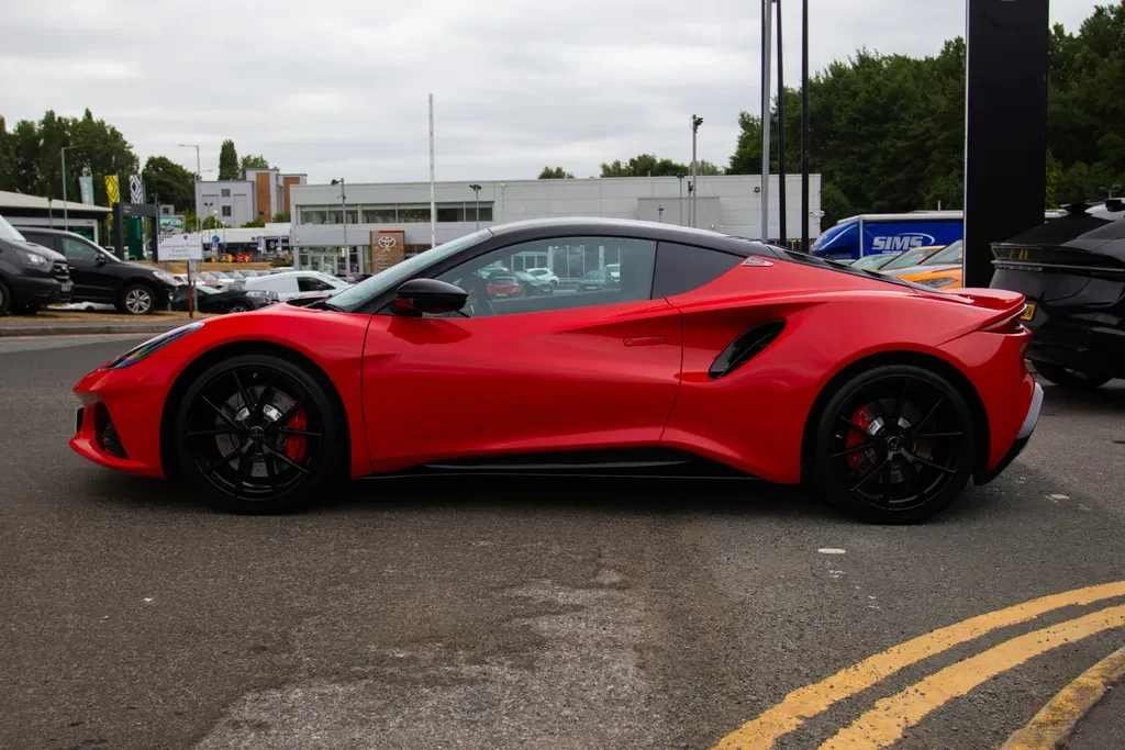 Lotus Emira, 7/10