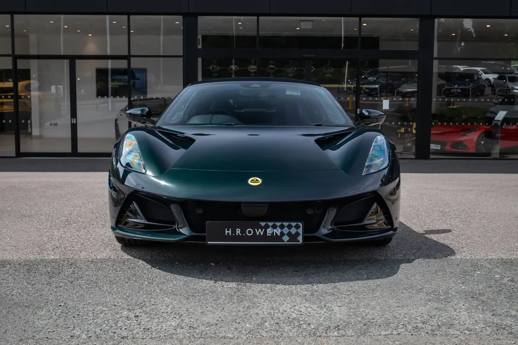 Lotus Emira, 2/10