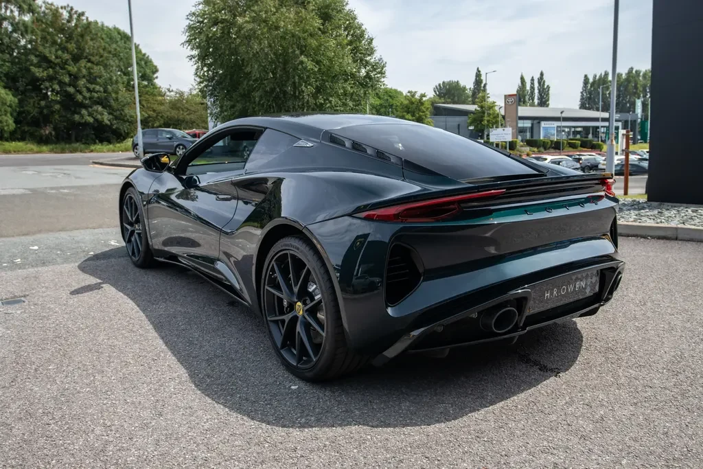 Lotus Emira, 3/10