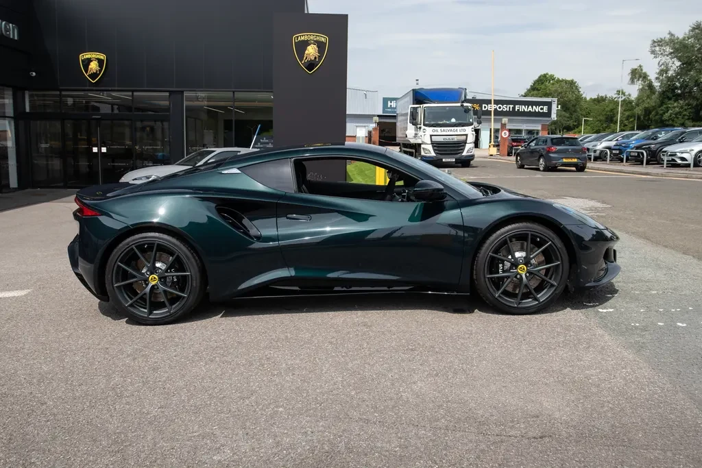Lotus Emira, 6/10