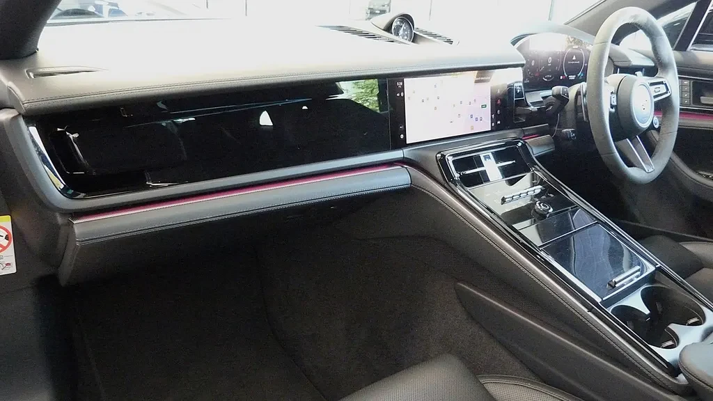 Porsche Panamera, 3/10