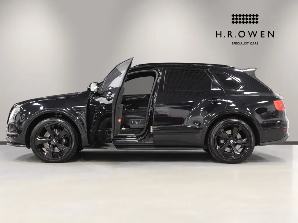 Bentley Bentayga, 6/10
