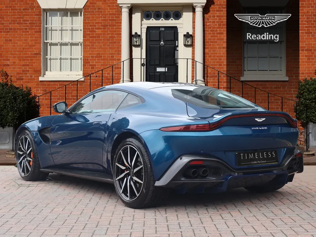 Aston Martin Vantage, 2/10