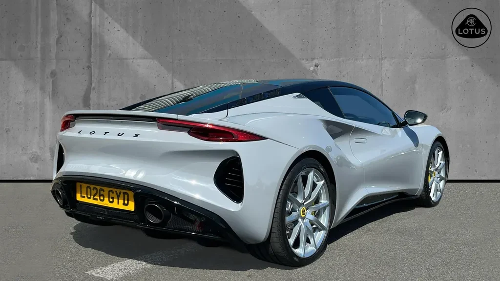 Lotus Emira, 4/10