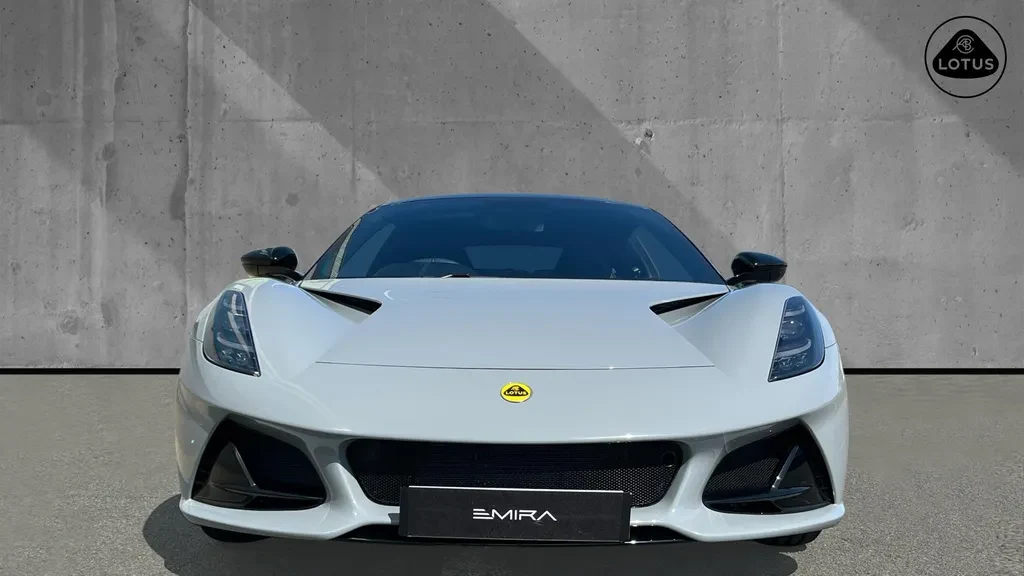 Lotus Emira, 6/10