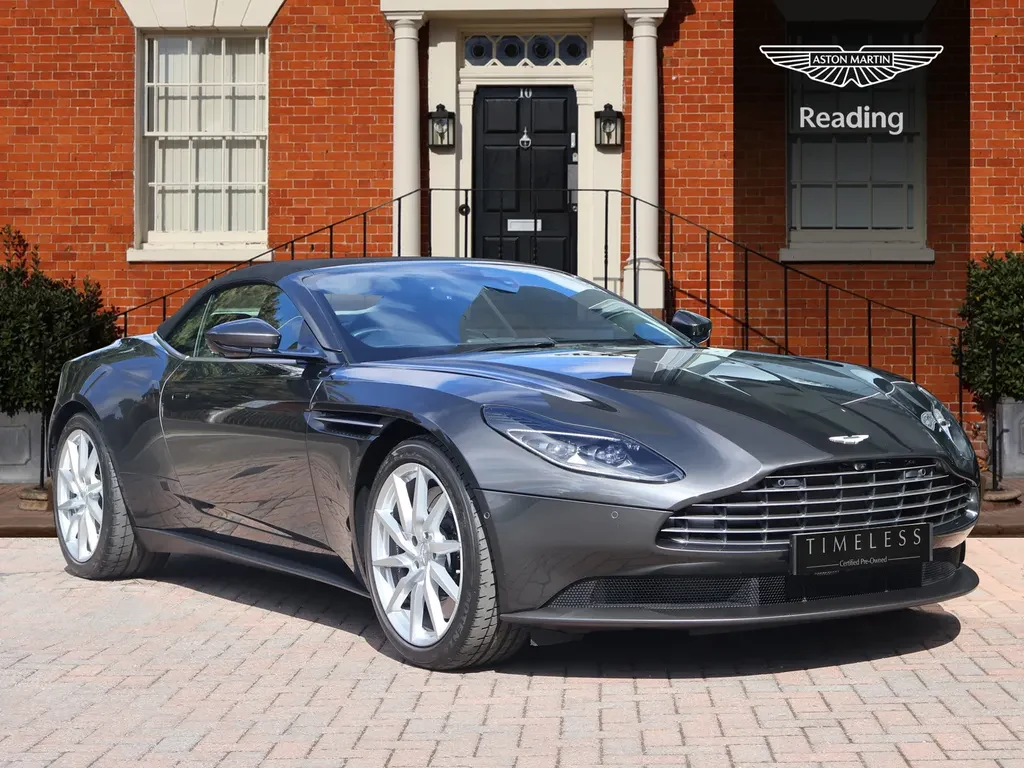 Aston Martin DB11, 2/10