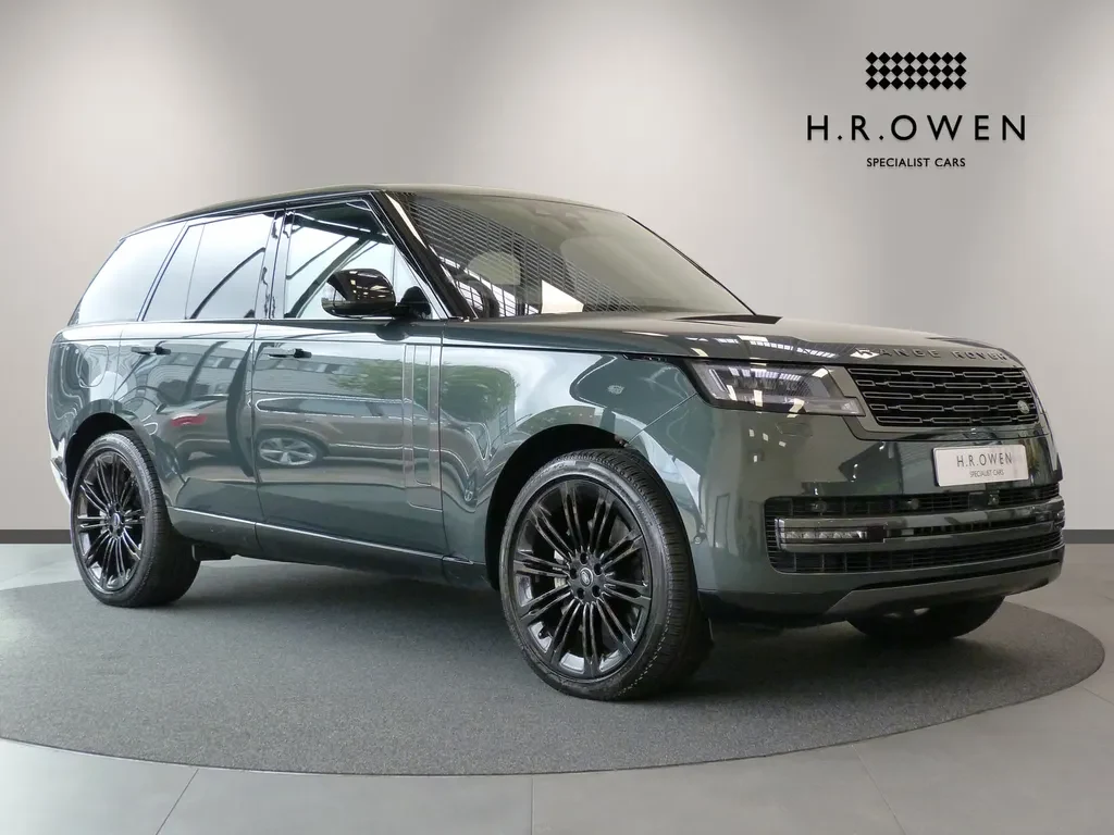 Land Rover Range Rover, full-car front three-quarter view.