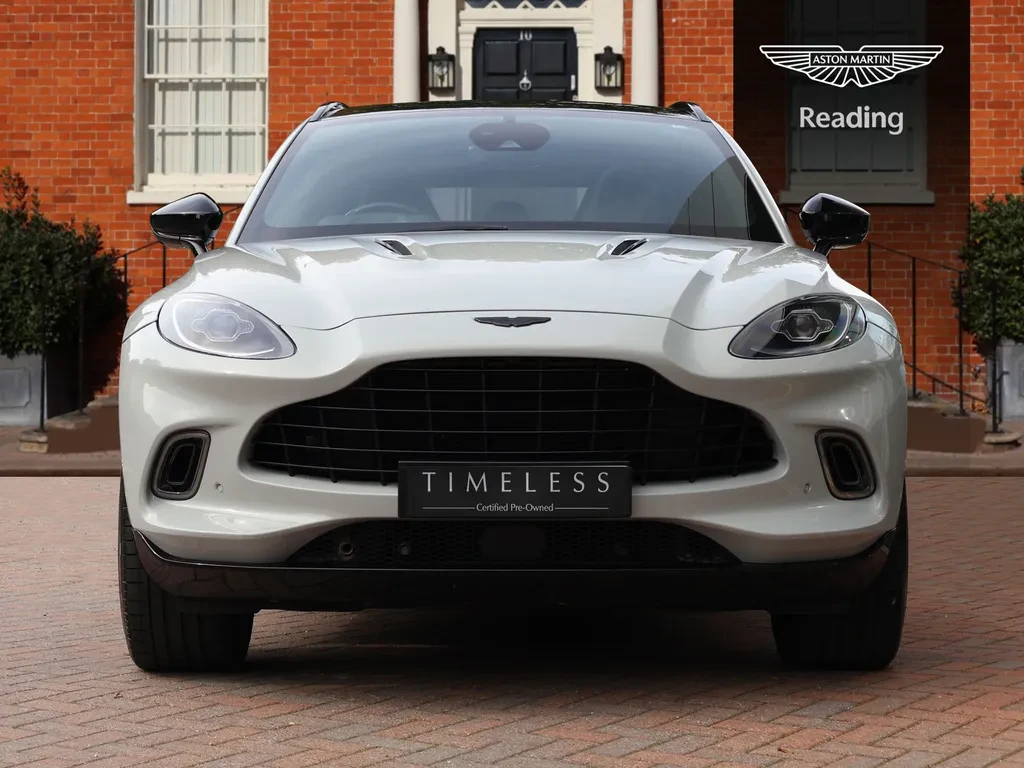 Aston Martin DBX, 7/10