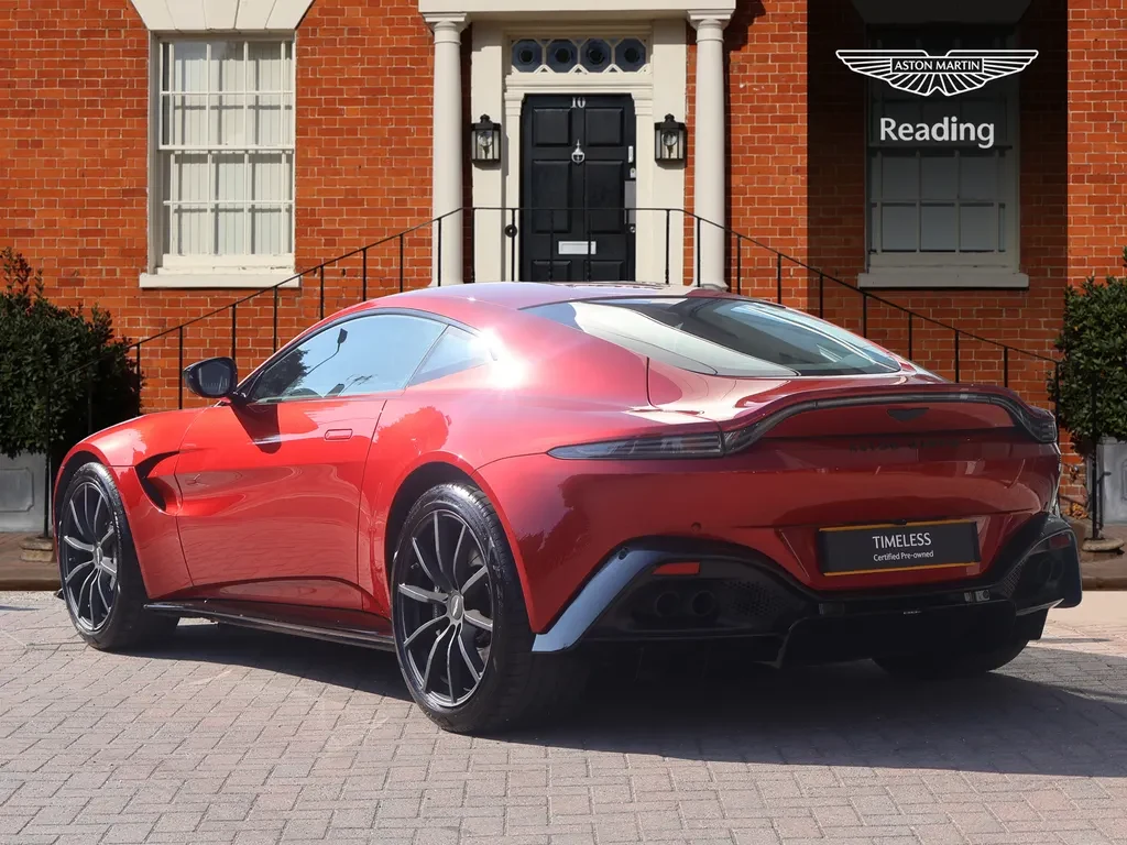 Aston Martin Vantage, 2/10