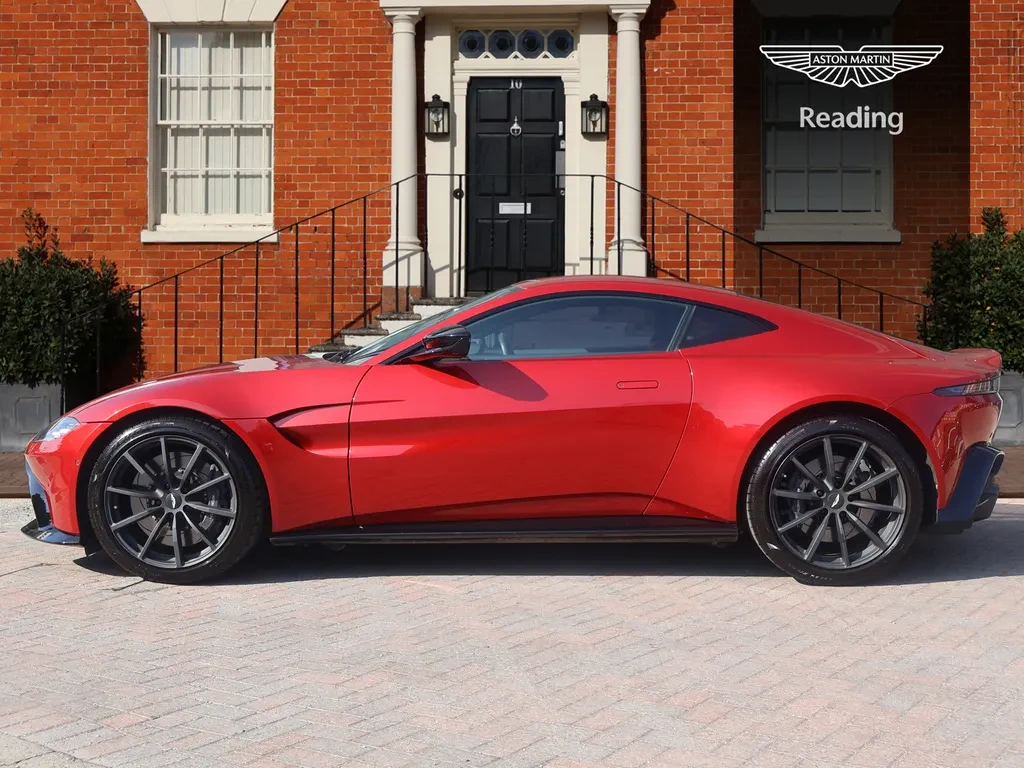 Aston Martin Vantage, 6/10