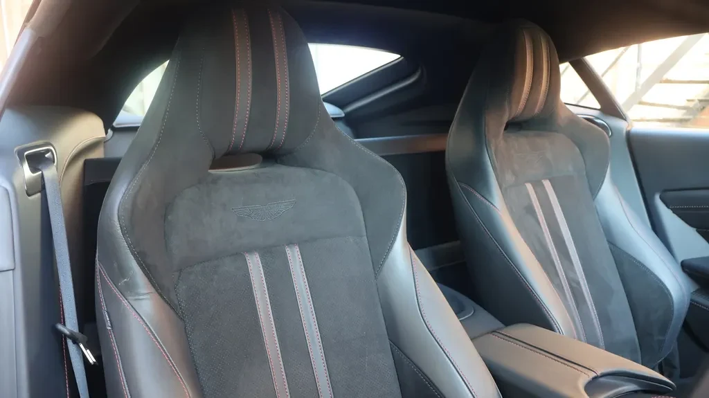 Aston Martin Vantage, 9/10