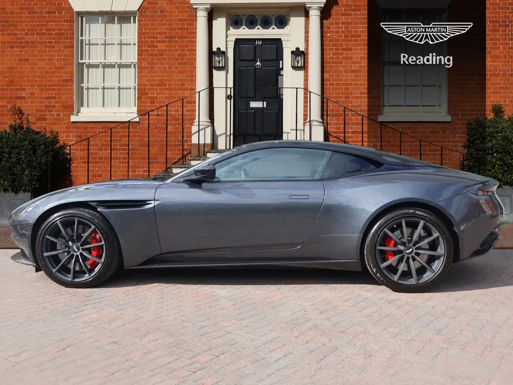 Aston Martin DB11, 6/10