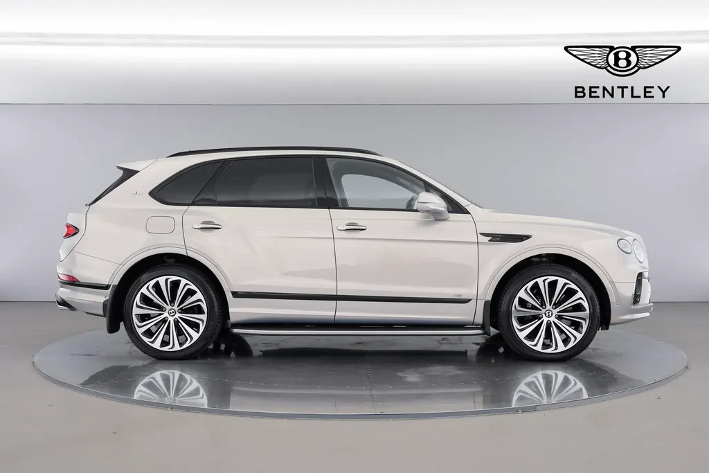 Bentley Bentayga, 4/10