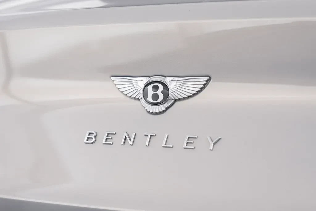 Bentley Bentayga, 7/10