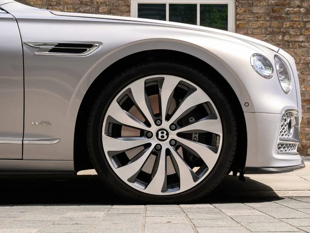 Bentley Flying Spur, 6/10