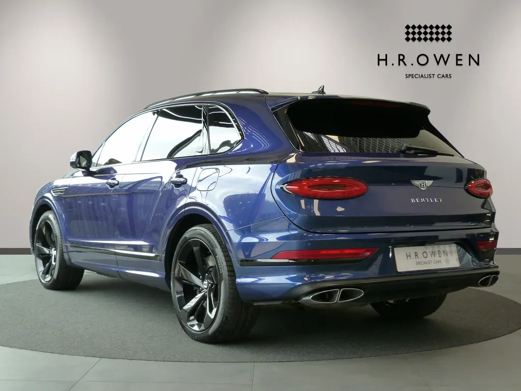 Bentley Bentayga, 2/10