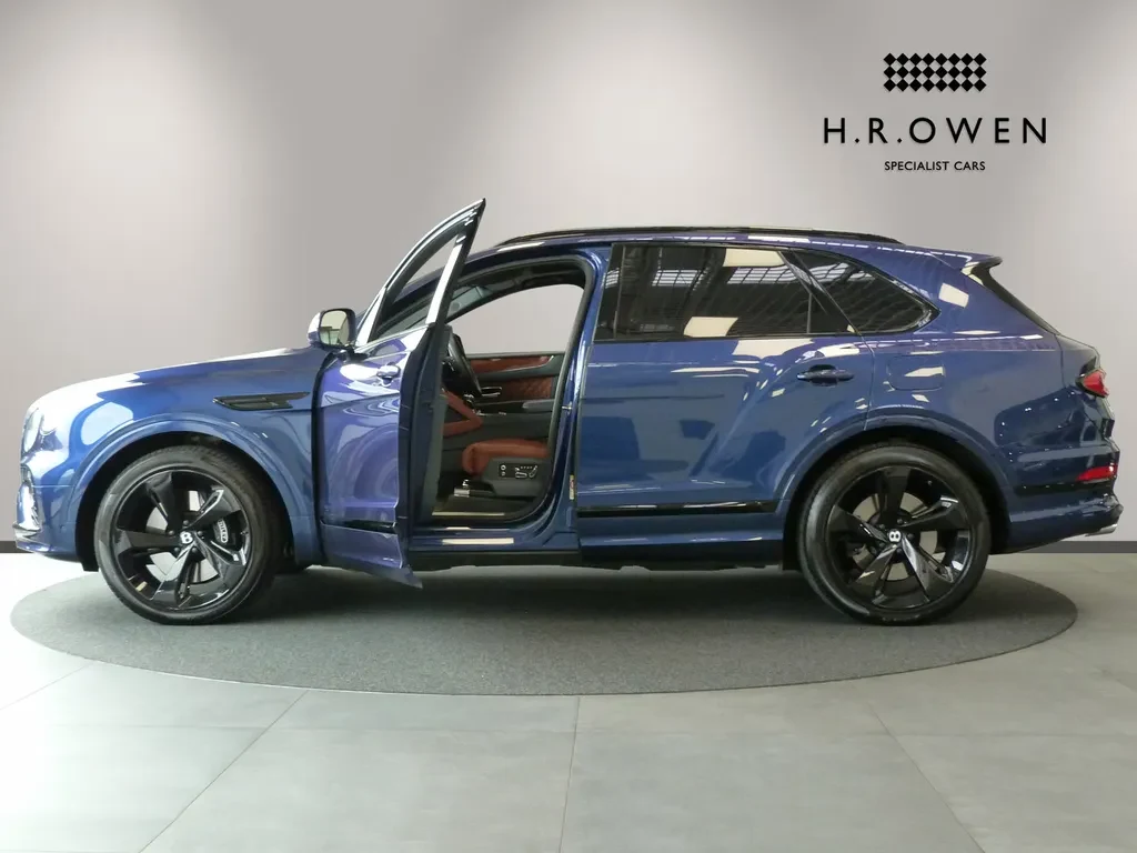 Bentley Bentayga, 6/10