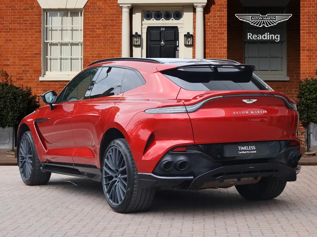 Aston Martin DBX, 2/10