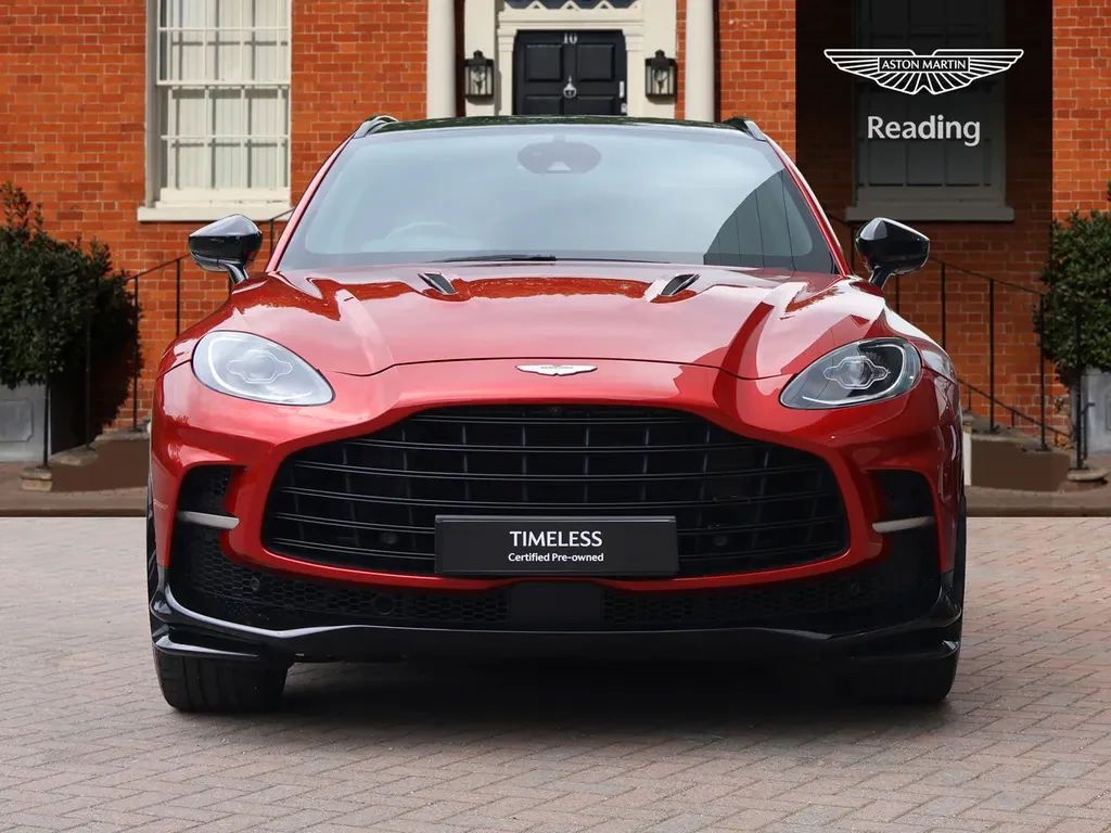 Aston Martin DBX, 7/10