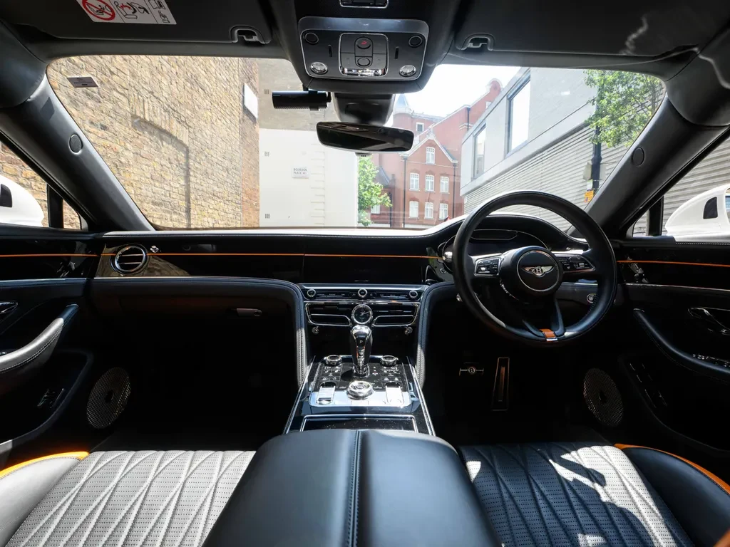 Bentley Flying Spur, 4/10