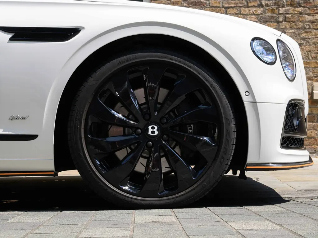 Bentley Flying Spur, 6/10