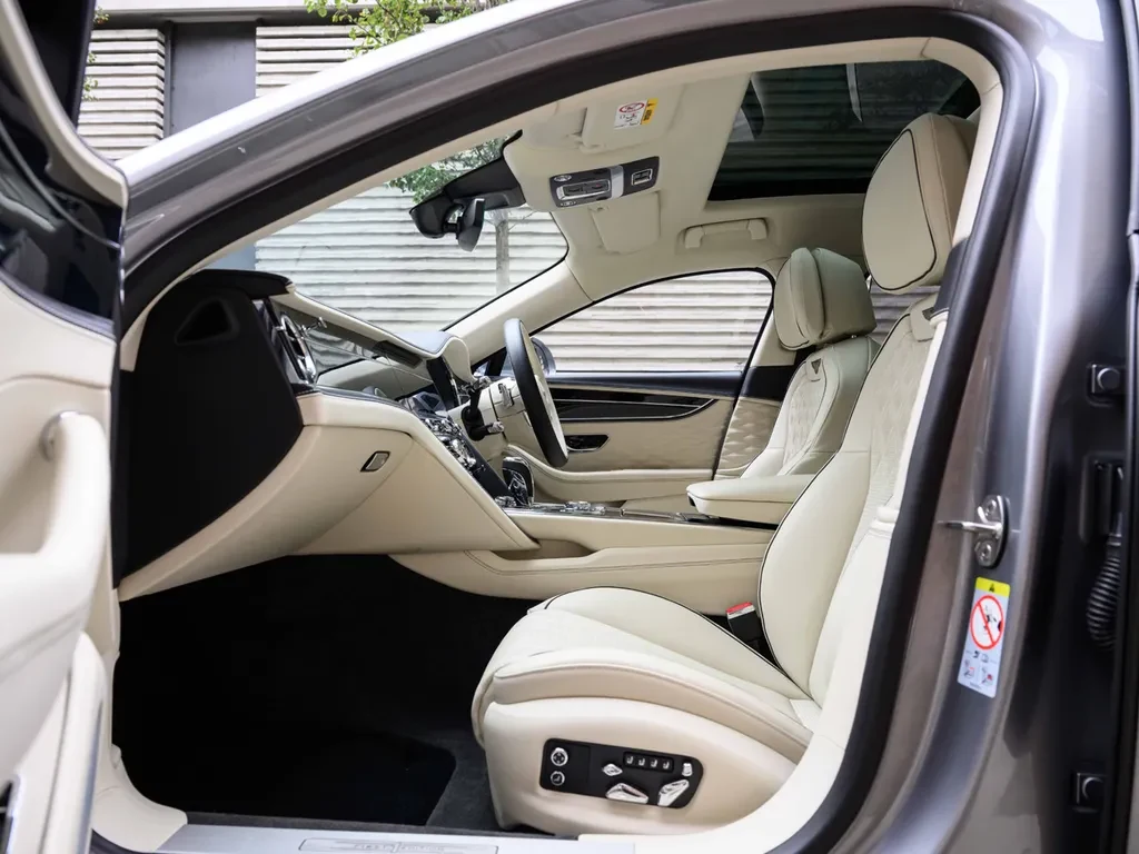 Bentley Flying Spur, 2/10