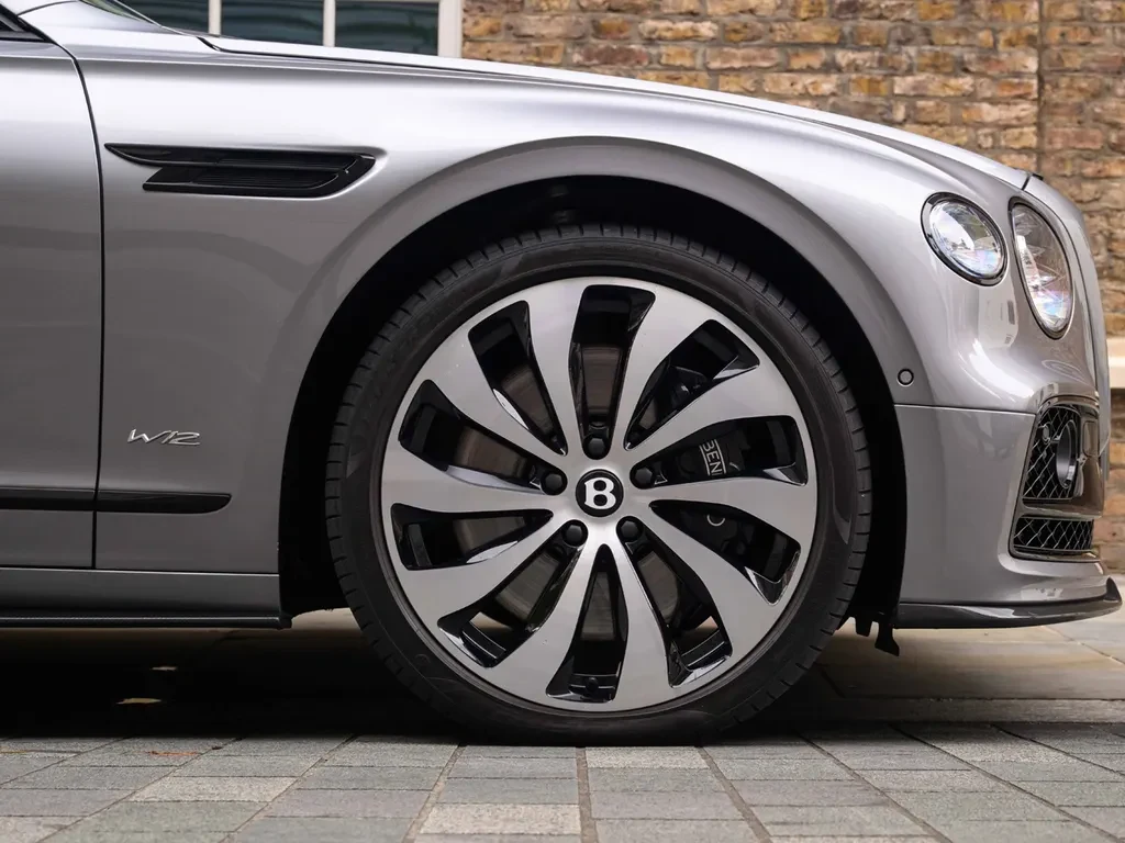 Bentley Flying Spur, 6/10