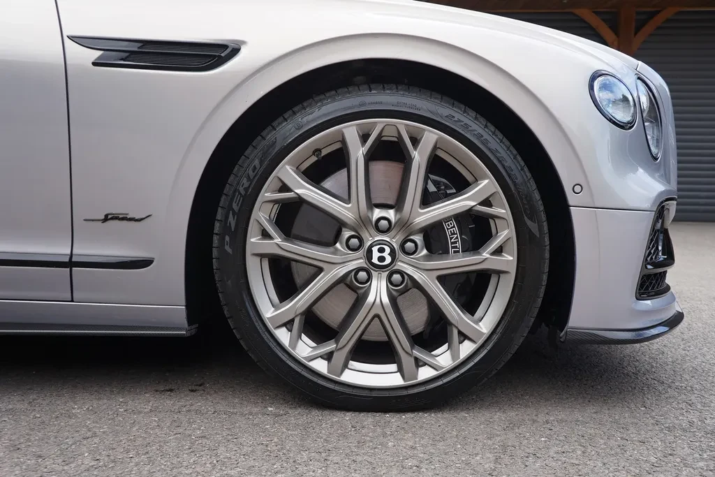 Bentley Flying Spur, 6/10