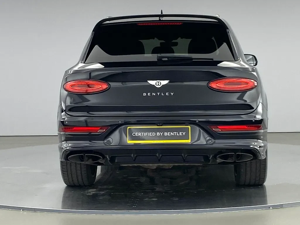 Bentley Bentayga, 6/10
