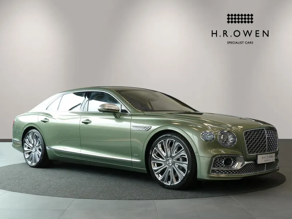 Bentley Flying Spur, full-car front three-quarter view.