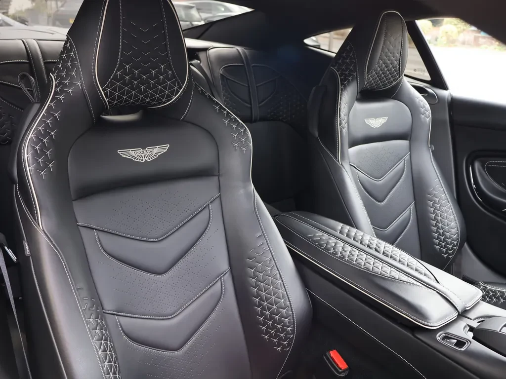 Aston Martin DBS, 8/10