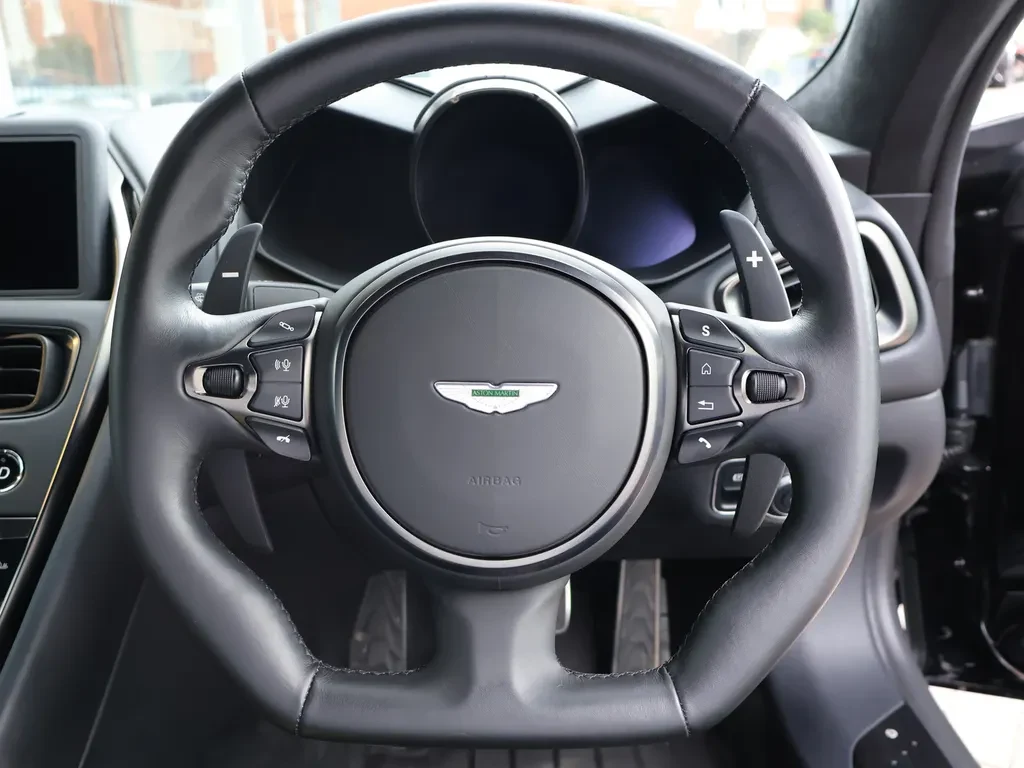 Aston Martin DBS, 8/10