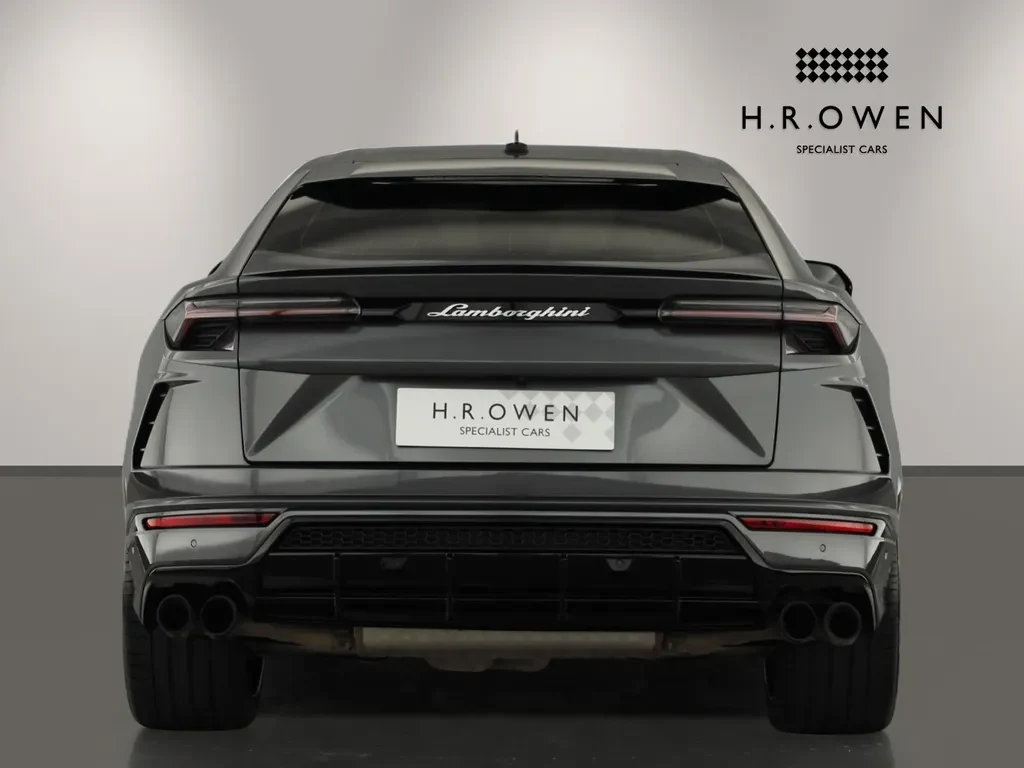 Lamborghini Urus, 8/10