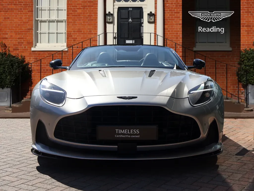 Aston Martin DB12, 9/10