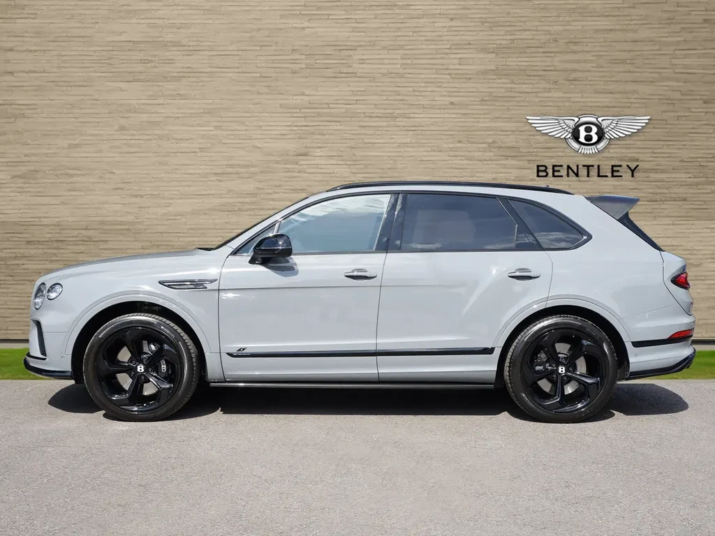 Bentley Bentayga, 7/10