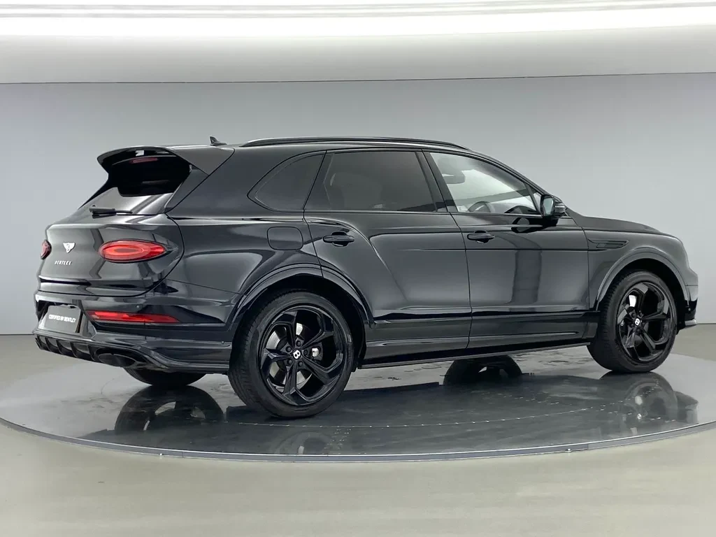 Bentley Bentayga, 4/10