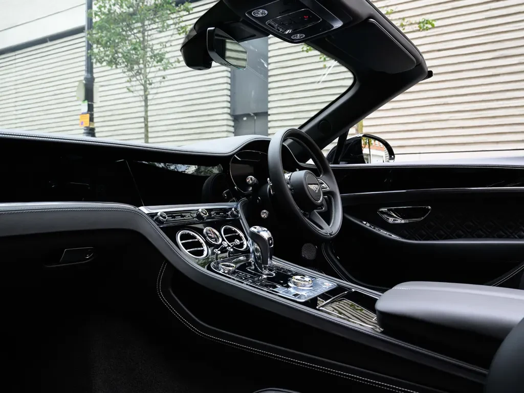 Bentley Continental GTC, 2/10