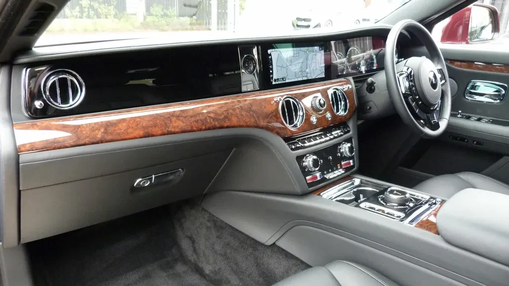 Rolls-Royce Ghost, 3/10