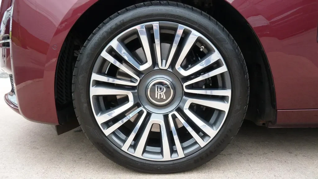 Rolls-Royce Ghost, 4/10