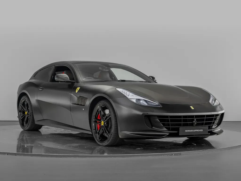 Ferrari GTC4Lusso, 9/10