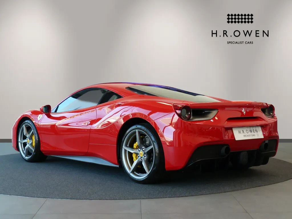 Ferrari 488 Spider, 2/10