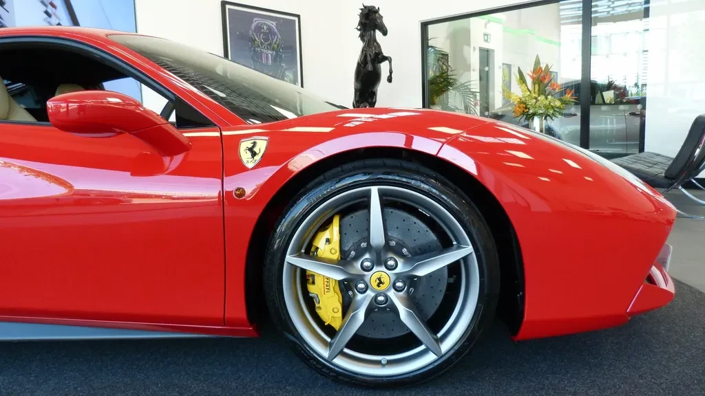 Ferrari 488 Spider, 4/10