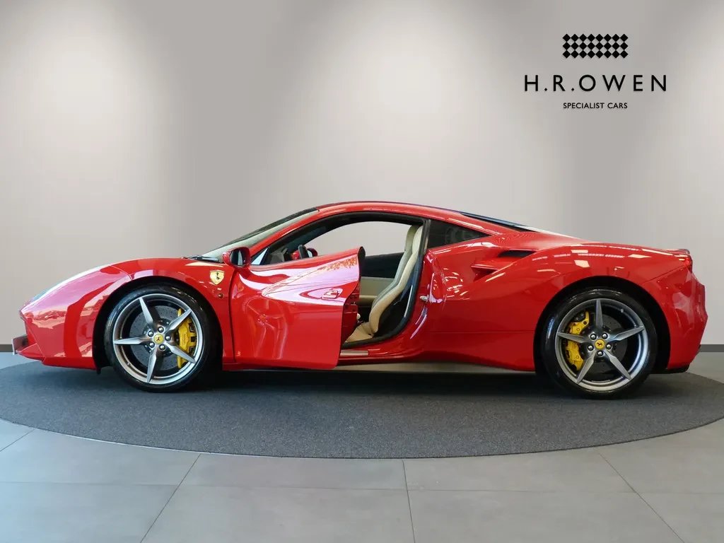 Ferrari 488 Spider, 6/10