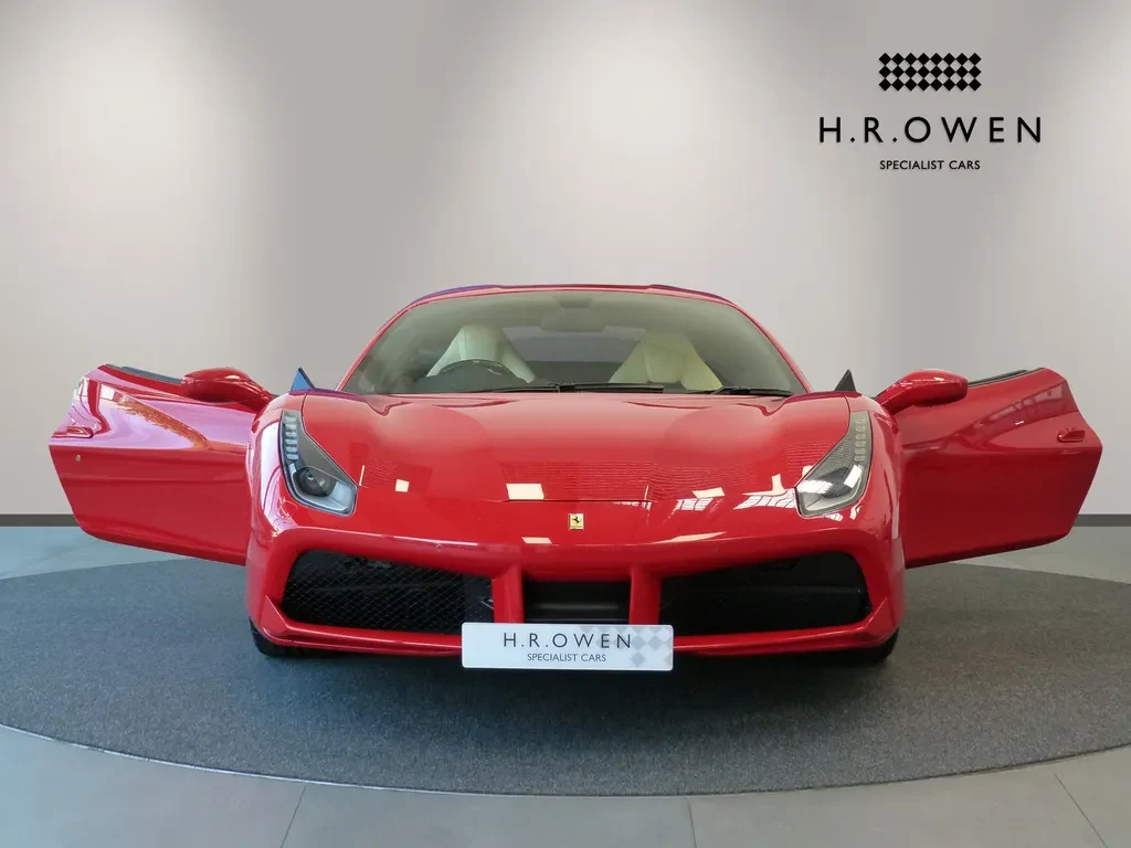Ferrari 488 Spider, 8/10