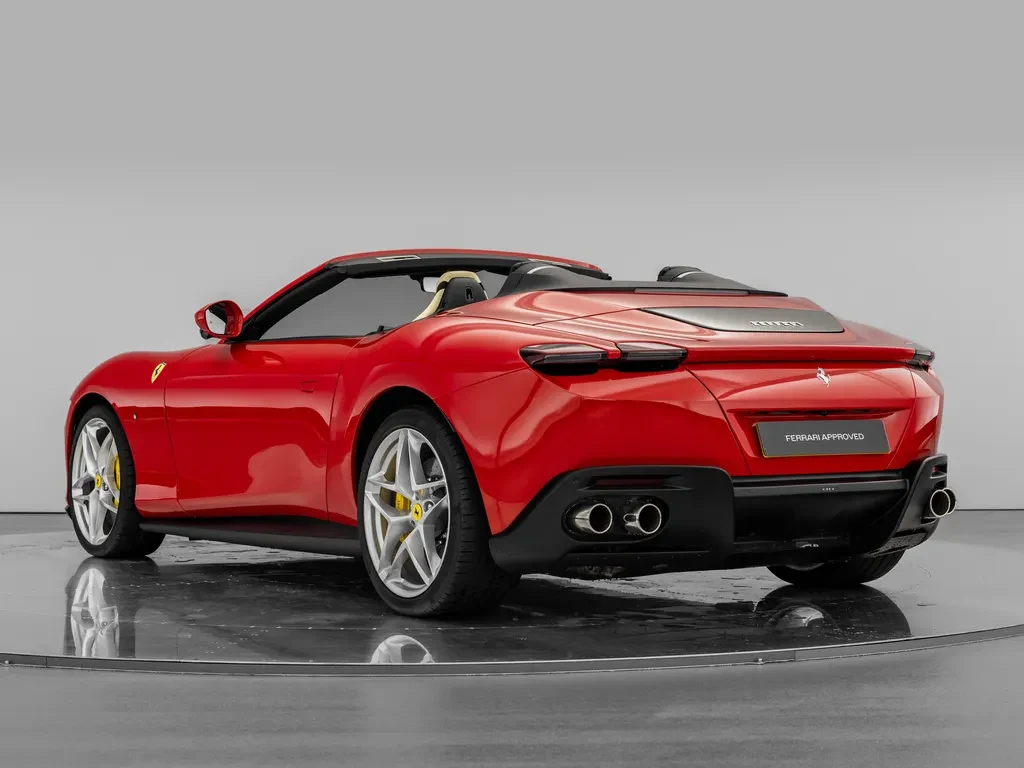 Ferrari Roma Spider, 6/10