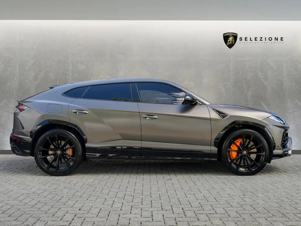 Lamborghini Urus, 2/10