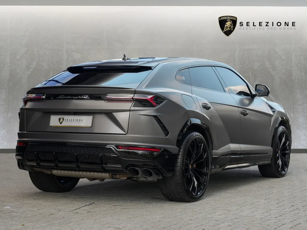 Lamborghini Urus, 3/10